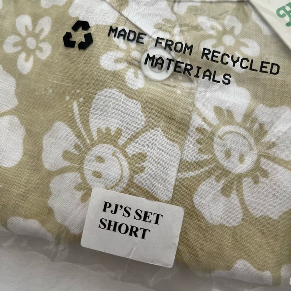 NEW Holiday the Label Short Pajama Set Small - Picture 5 of 6
